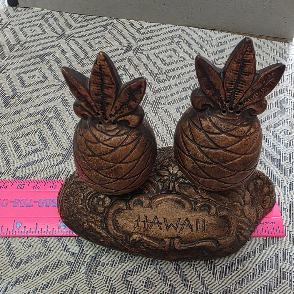 Vtg Treasure Craft Pineapple Salt Pepper Shaker Set #125
